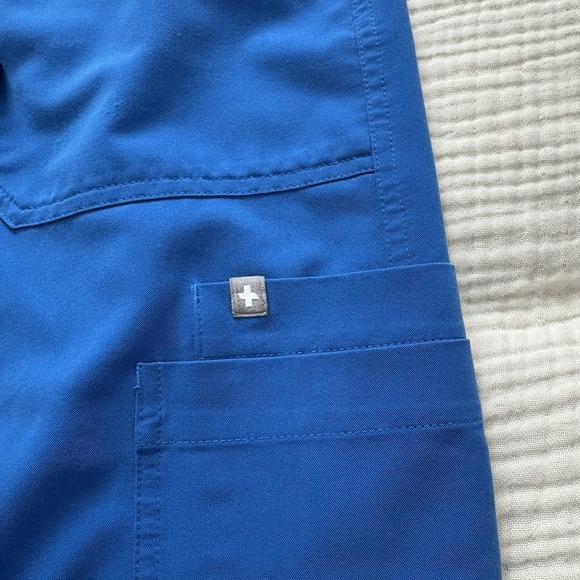 FIGS Scrub Cargo Pans Women's Sz Large Technical Collection Royal Blue Zipper - Picture 7 of 13